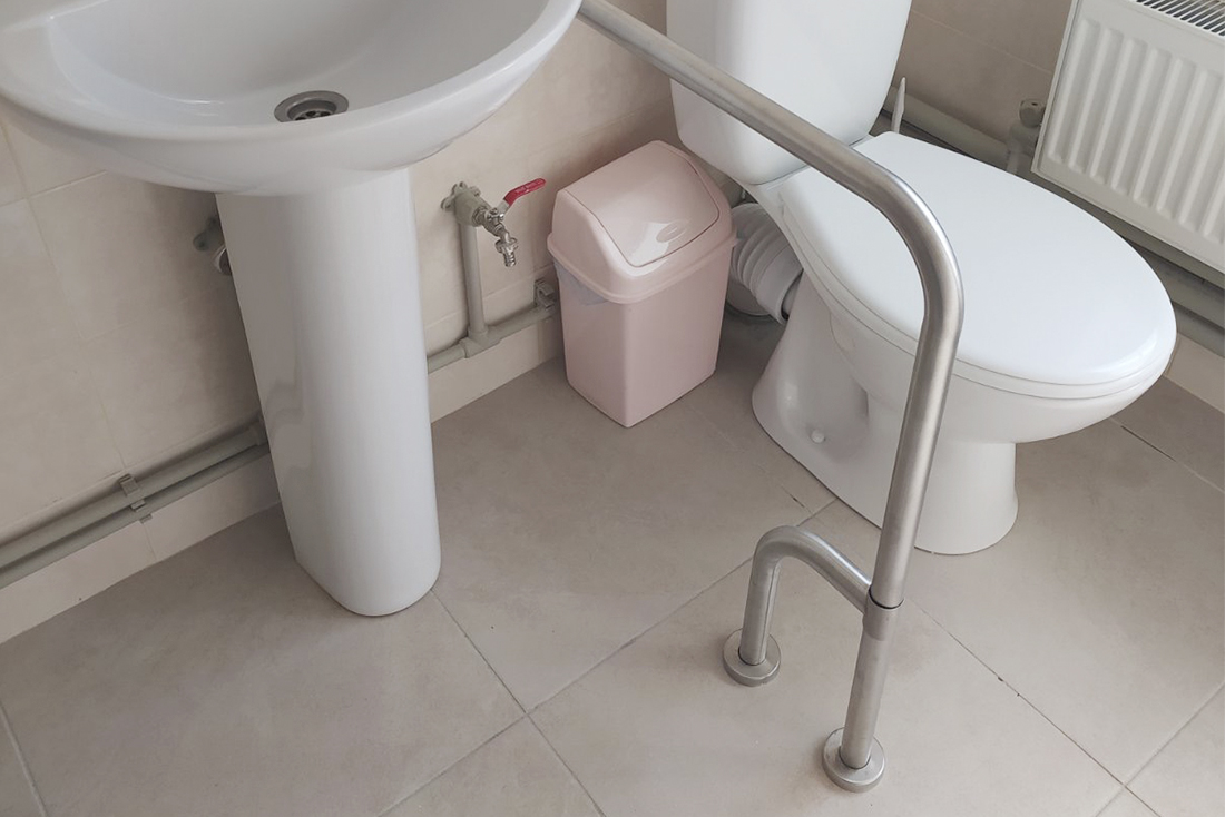 Handrails and dispensers for Drabovskaya multidisciplinary Hospital 2
