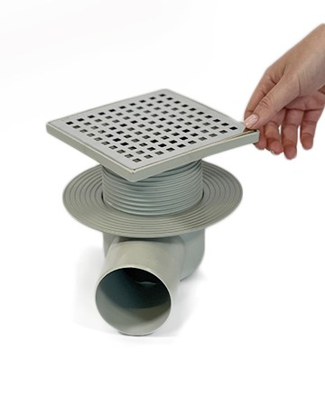 Plastic ladder with corrugated throat